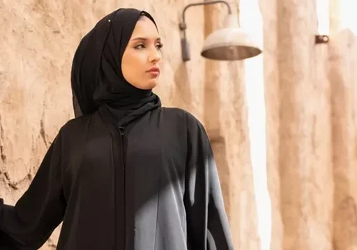 Die Abaya-Kultur entdecken: Der Unterschied zwischen Abaya und Jubbah für Männer